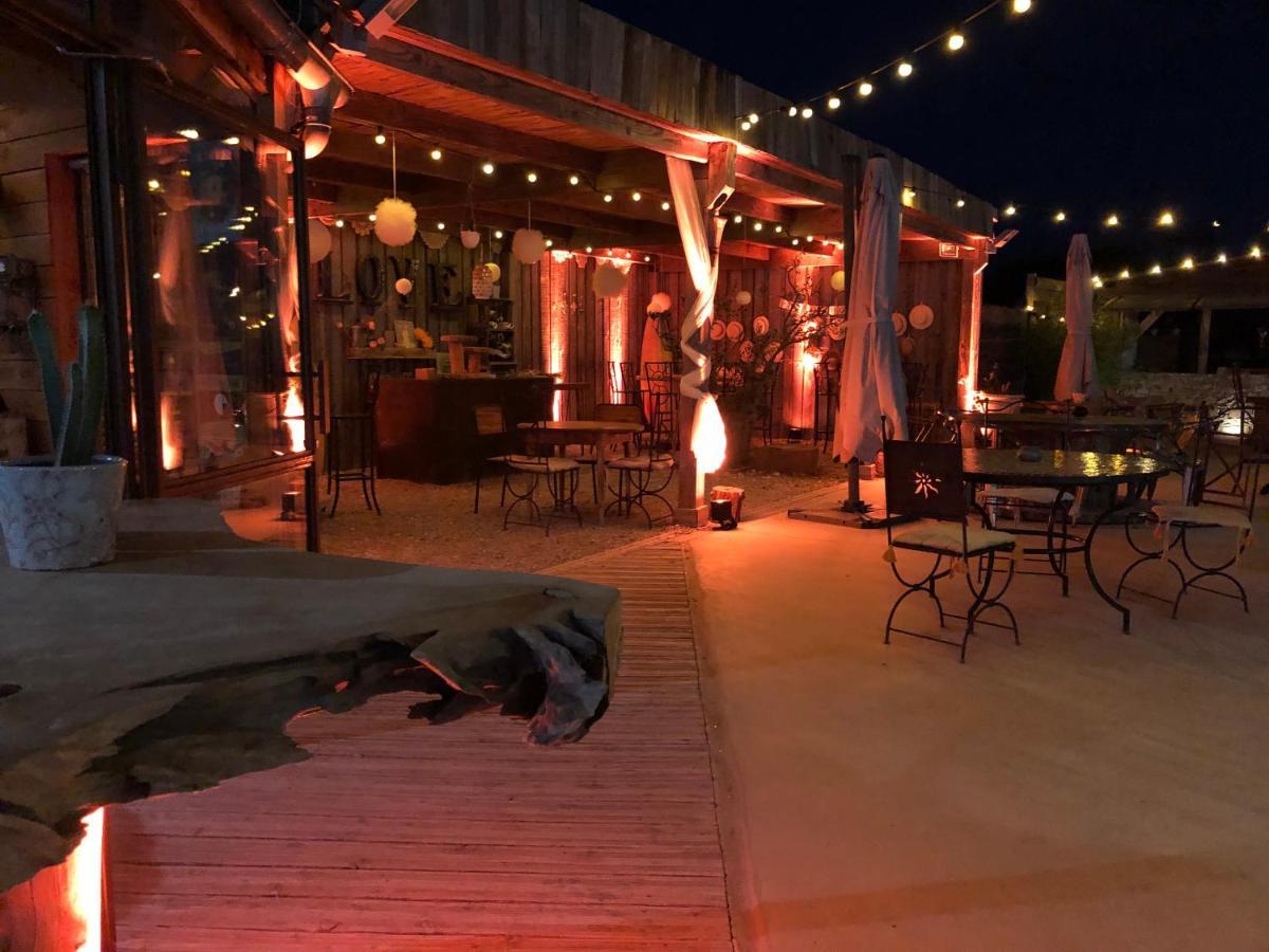 Lodges En Provence - Ecogites & Restaurant Insolites Richerenches Ngoại thất bức ảnh