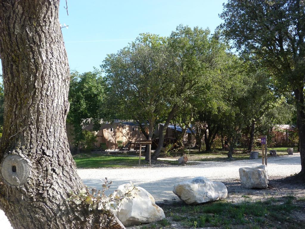 Lodges En Provence - Ecogites & Restaurant Insolites Richerenches Ngoại thất bức ảnh